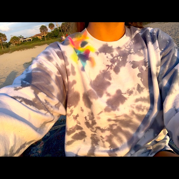 Tie Die Crewnecks - Picture 1 of 1